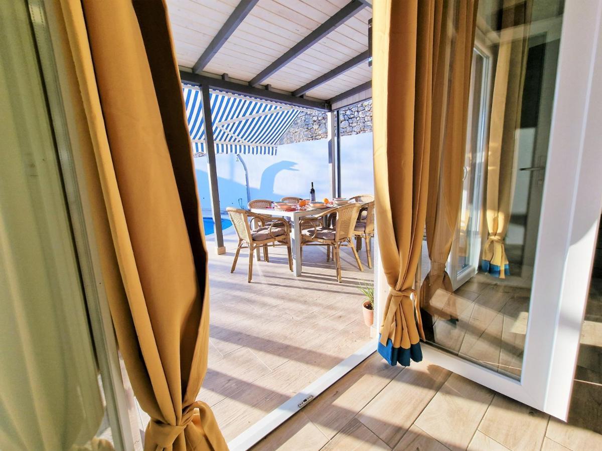 Holiday House Boost With Heated Pool Klis Kültér fotó