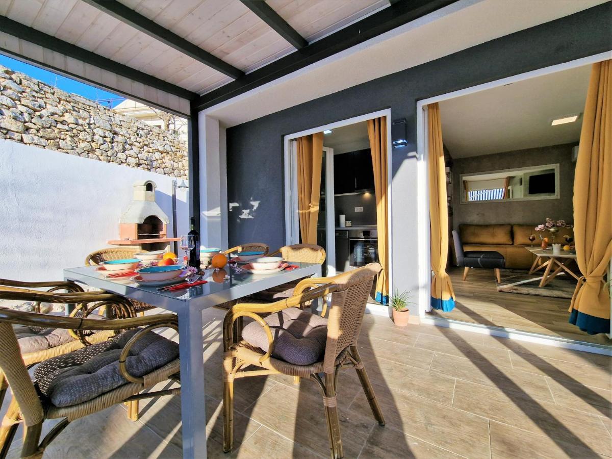 Holiday House Boost With Heated Pool Klis Kültér fotó